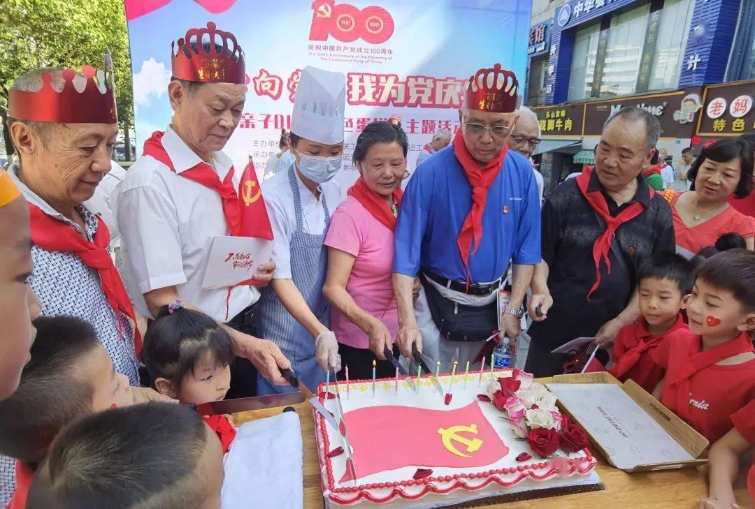 比亚迪元UP最新实车曝光,内饰采用家族化风格打造